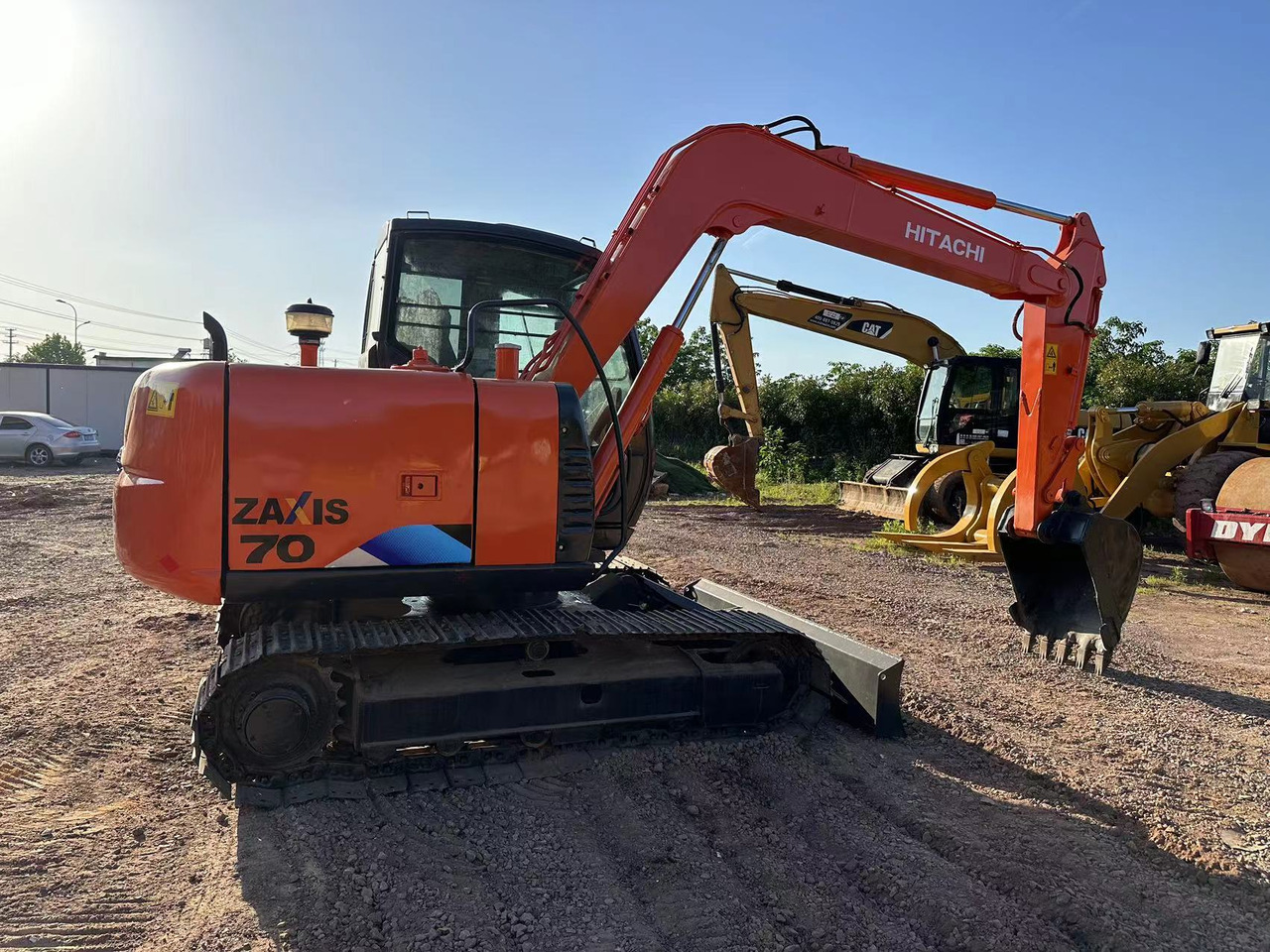 HITACHI ZAXIS ZX70 - 小型挖掘机:图5 HITACHI ZAXIS ZX70 - 小型挖掘机:图5