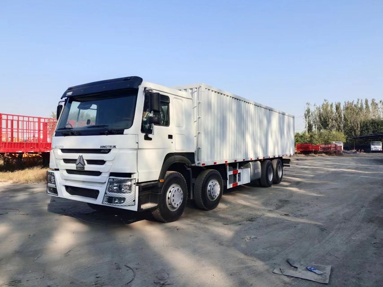 SINOTRUK 400 HOWO Box truck - 等温卡车:图1 SINOTRUK 400 HOWO Box truck - 等温卡车:图1