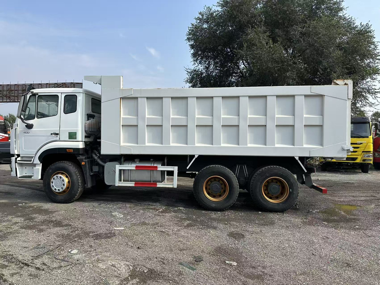 SINOTRUK HOHAN 400hp 6x4 tipper truck - 翻斗车:图3 SINOTRUK HOHAN 400hp 6x4 tipper truck - 翻斗车:图3