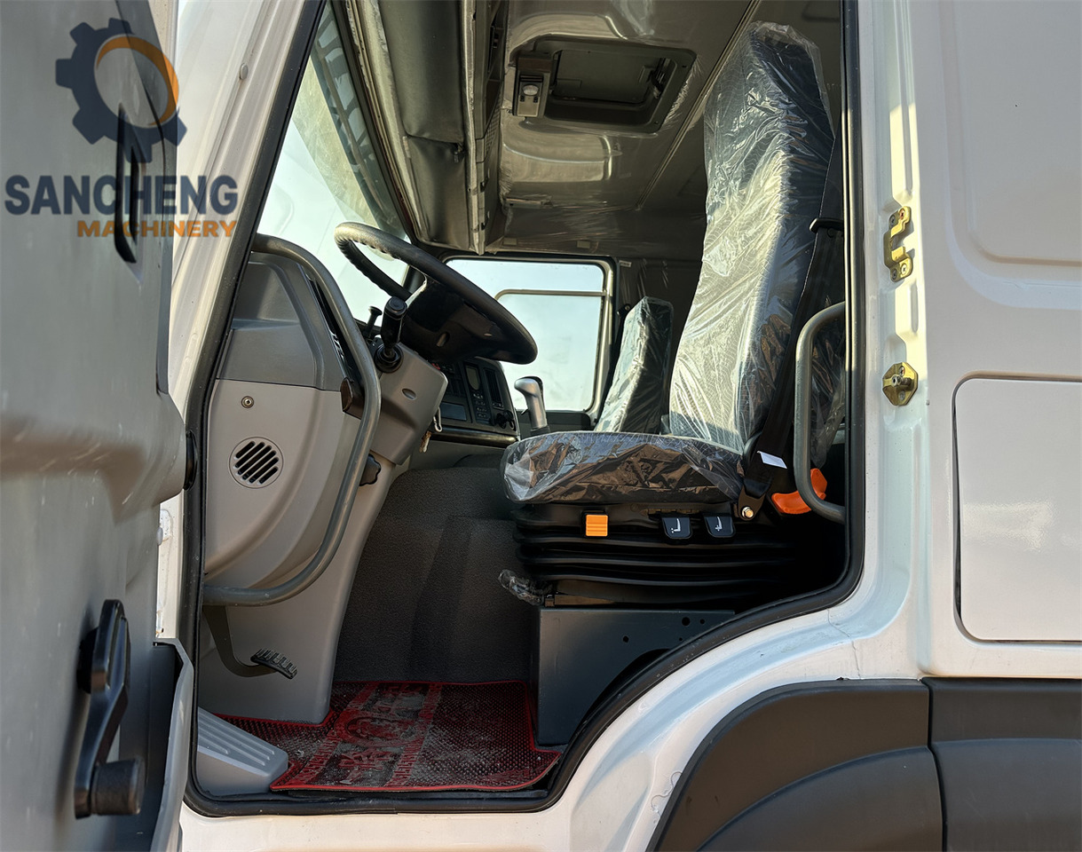 SINOTRUK HOWO 371 6x4 Water Tanker Truck 租赁 SINOTRUK HOWO 371 6x4 Water Tanker Truck：图8