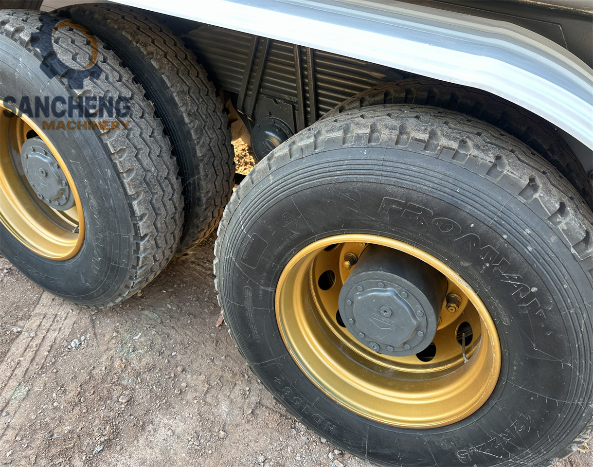 SINOTRUK HOWO 371 6x4 Water Tanker Truck - 罐车:图5 SINOTRUK HOWO 371 6x4 Water Tanker Truck - 罐车:图5