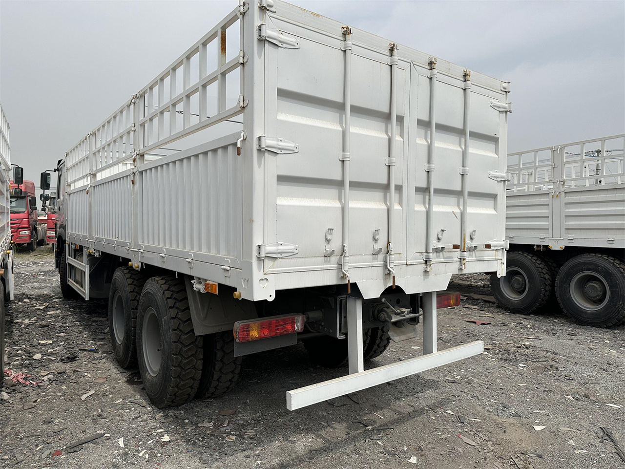SINOTRUK HOWO 371 Cargo truck 租赁 SINOTRUK HOWO 371 Cargo truck：图7