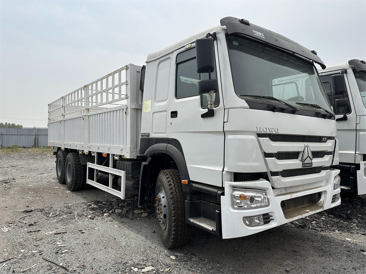 SINOTRUK HOWO 371 Cargo truck - 牲畜运输车:图1 SINOTRUK HOWO 371 Cargo truck - 牲畜运输车:图1
