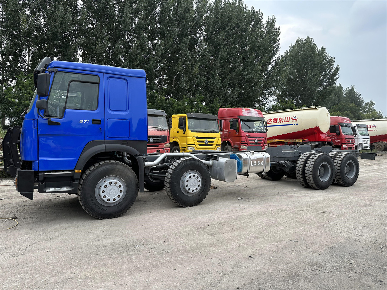 SINOTRUK HOWO 371 Chassis truck - 驾驶室底盘卡车:图2 SINOTRUK HOWO 371 Chassis truck - 驾驶室底盘卡车:图2