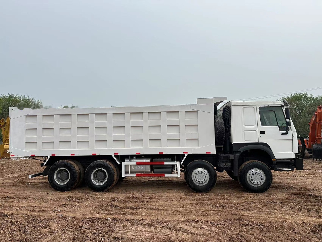 SINOTRUK HOWO 371 with Bumper - 翻斗车:图3 SINOTRUK HOWO 371 with Bumper - 翻斗车:图3