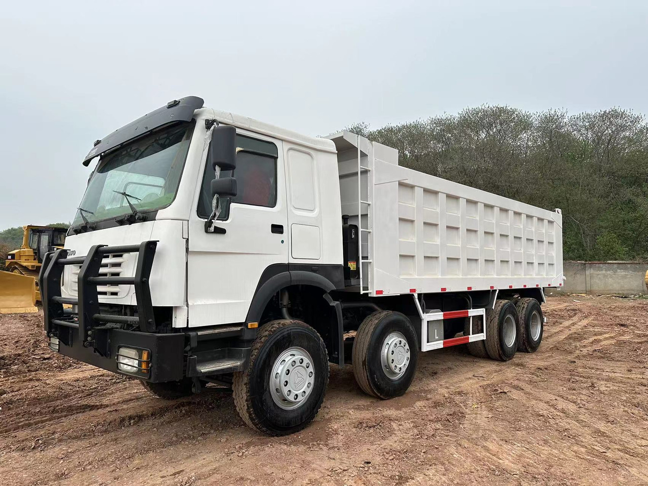 SINOTRUK HOWO 371 with Bumper - 翻斗车:图2 SINOTRUK HOWO 371 with Bumper - 翻斗车:图2