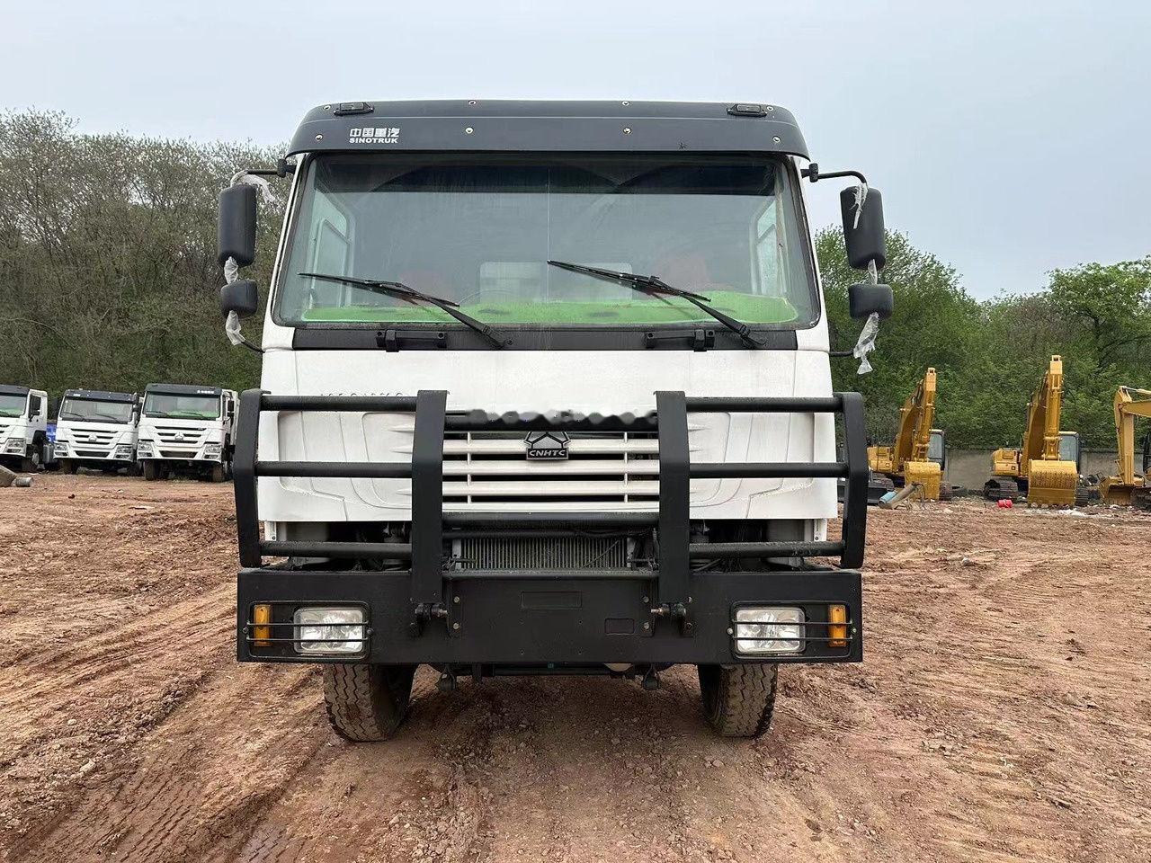 SINOTRUK HOWO 371 with Bumper - 翻斗车:图2 SINOTRUK HOWO 371 with Bumper - 翻斗车:图2