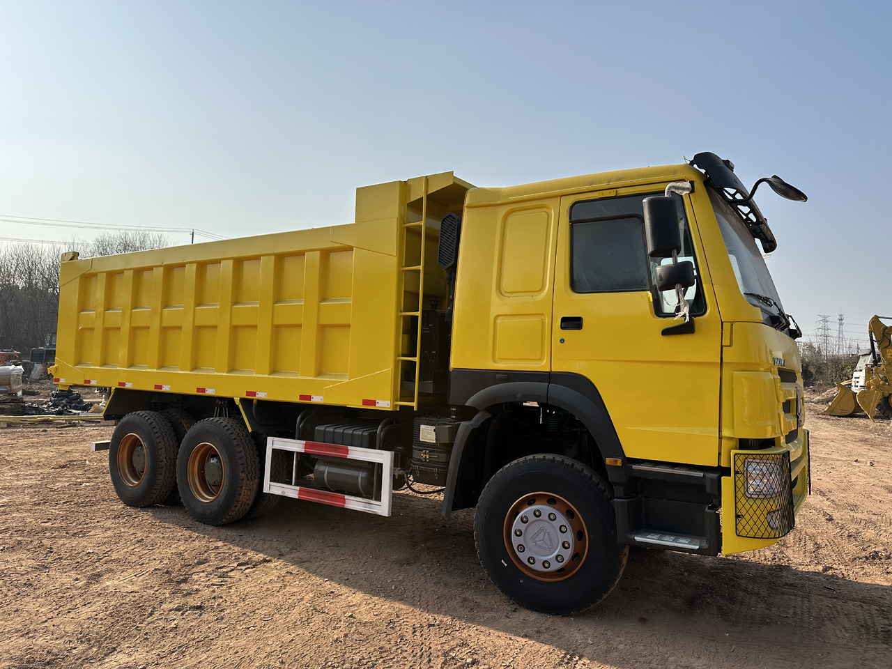 SINOTRUK HOWO 371 - 翻斗车:图3 SINOTRUK HOWO 371 - 翻斗车:图3