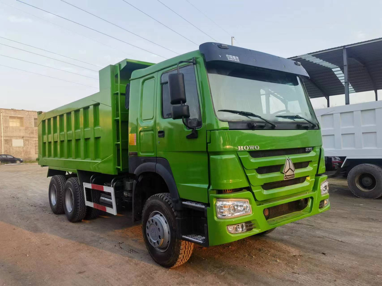 SINOTRUK HOWO 375hp 6X4 - 翻斗车:图2 SINOTRUK HOWO 375hp 6X4 - 翻斗车:图2