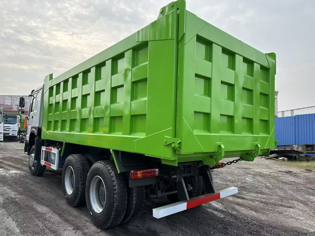SINOTRUK HOWO 400HP 6X4 Tipper Truck - 翻斗车:图5 SINOTRUK HOWO 400HP 6X4 Tipper Truck - 翻斗车:图5