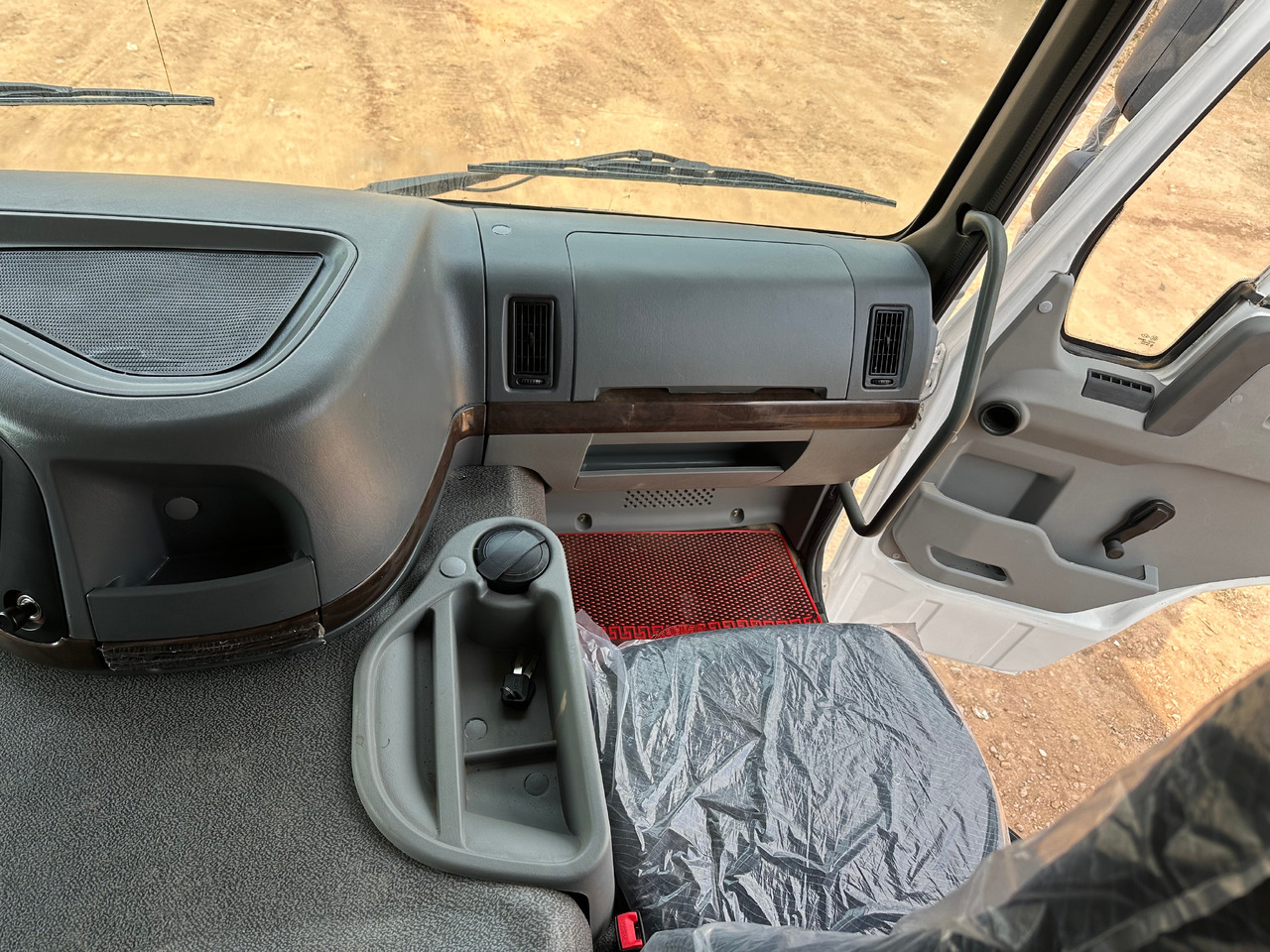 SINOTRUK HOWO Dump truck 371 6x4 - 翻斗车:图5 SINOTRUK HOWO Dump truck 371 6x4 - 翻斗车:图5