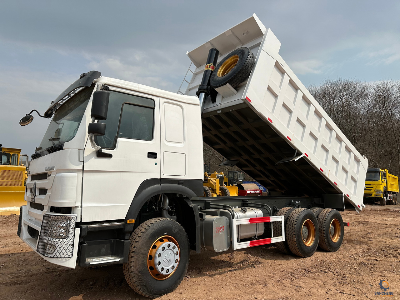 SINOTRUK HOWO Dump truck 371 6x4 - 翻斗车:图1 SINOTRUK HOWO Dump truck 371 6x4 - 翻斗车:图1
