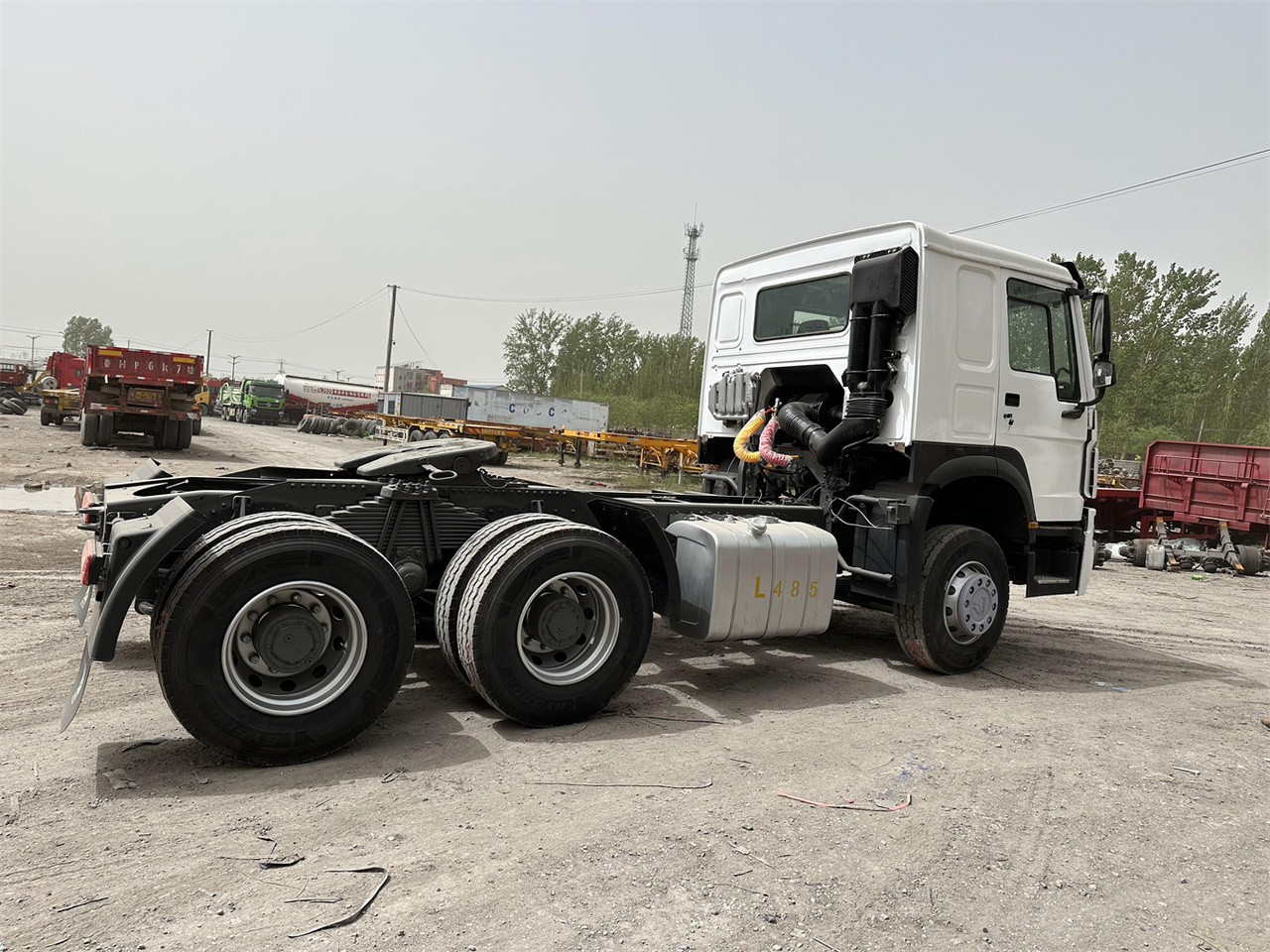 SINOTRUK Howo 371 Truck Head - 牵引车:图2 SINOTRUK Howo 371 Truck Head - 牵引车:图2