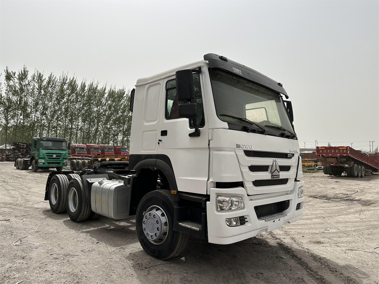 SINOTRUK Howo 371 Truck Head - 牵引车:图1 SINOTRUK Howo 371 Truck Head - 牵引车:图1
