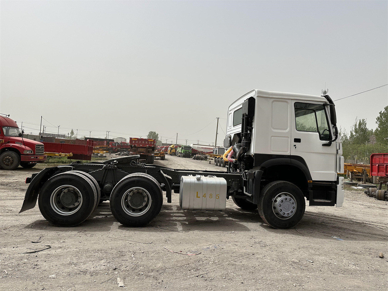 SINOTRUK Howo 371hp Truck Head - 牵引车:图4 SINOTRUK Howo 371hp Truck Head - 牵引车:图4