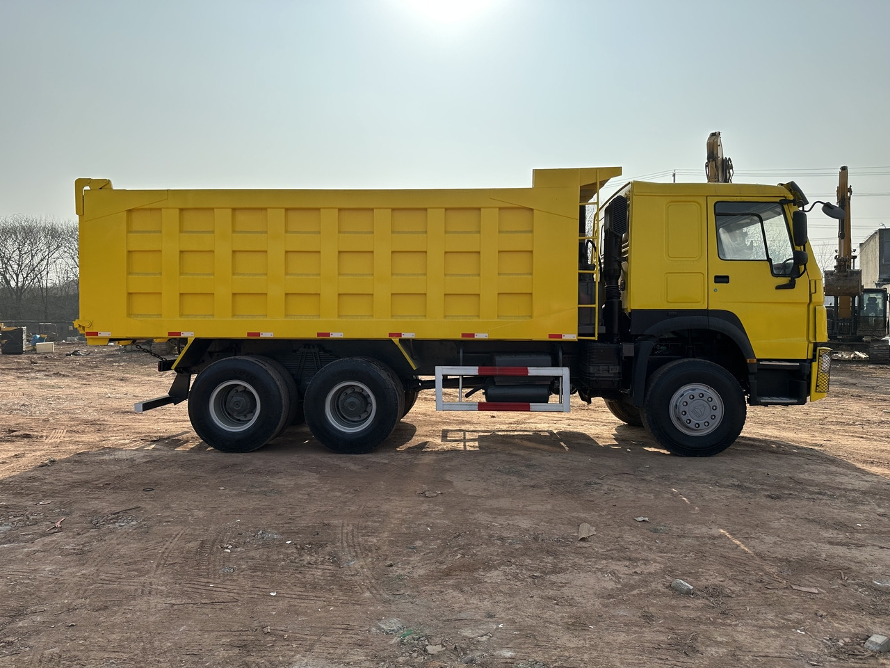 SINOTRUK Howo 6x4 Dump truck 371hp - 翻斗车:图4 SINOTRUK Howo 6x4 Dump truck 371hp - 翻斗车:图4