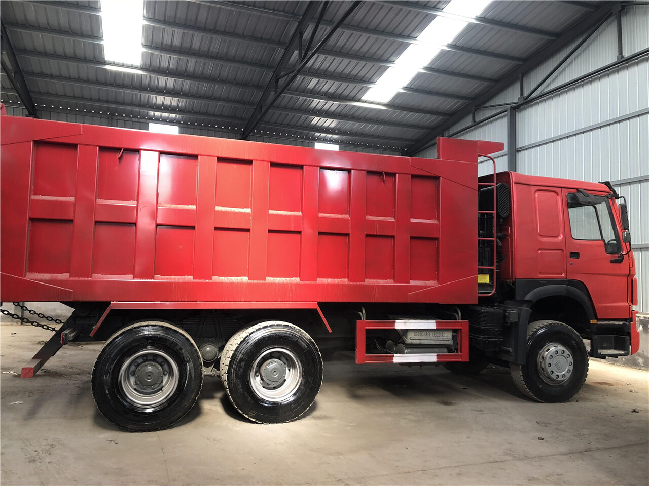 SINOTRUK Howo Dump truck 371 - 翻斗车:图2 SINOTRUK Howo Dump truck 371 - 翻斗车:图2