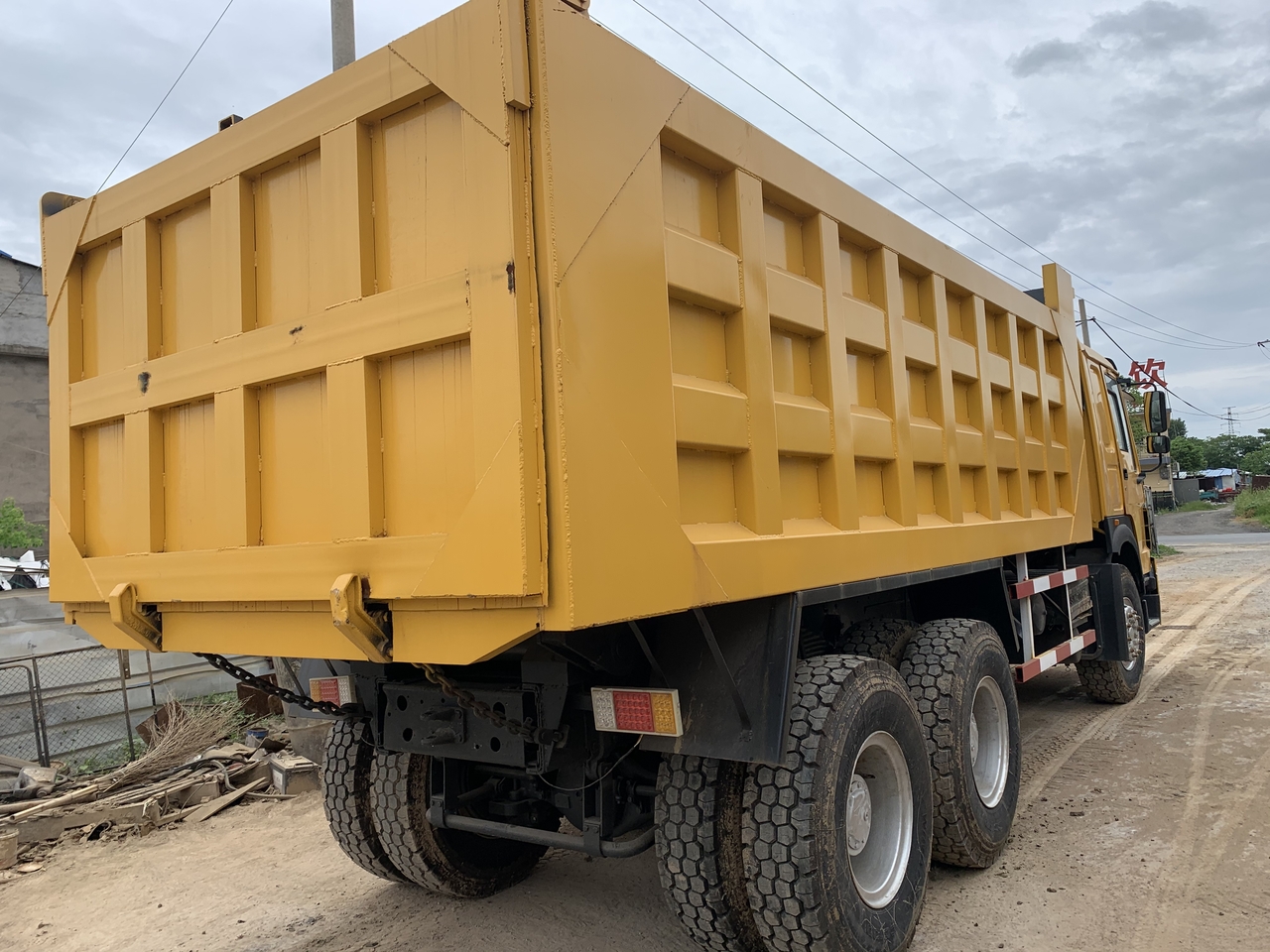 SINOTRUK Howo Dump truck 371 - 翻斗车:图2 SINOTRUK Howo Dump truck 371 - 翻斗车:图2