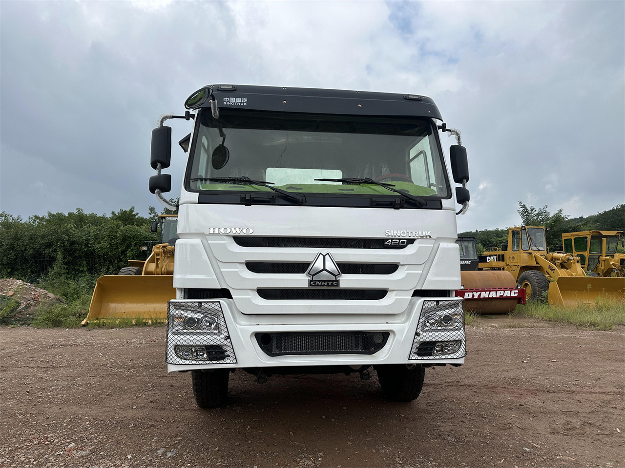 SINOTRUK Howo tractor unit 420hp - 牵引车:图2 SINOTRUK Howo tractor unit 420hp - 牵引车:图2