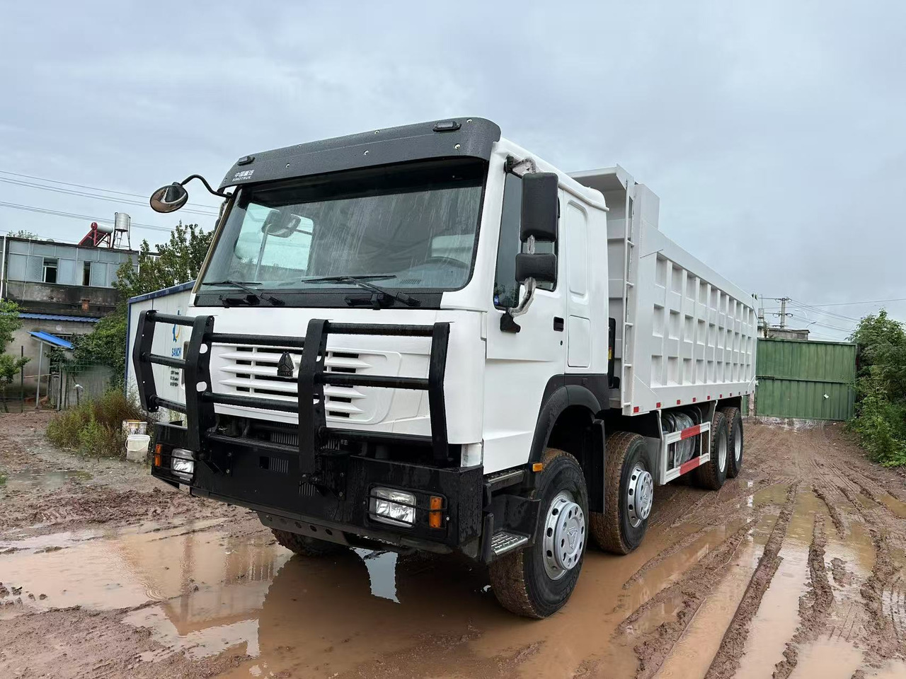 Sinotruk HOWO 371hp 8x4 - 翻斗车:图4 Sinotruk HOWO 371hp 8x4 - 翻斗车:图4