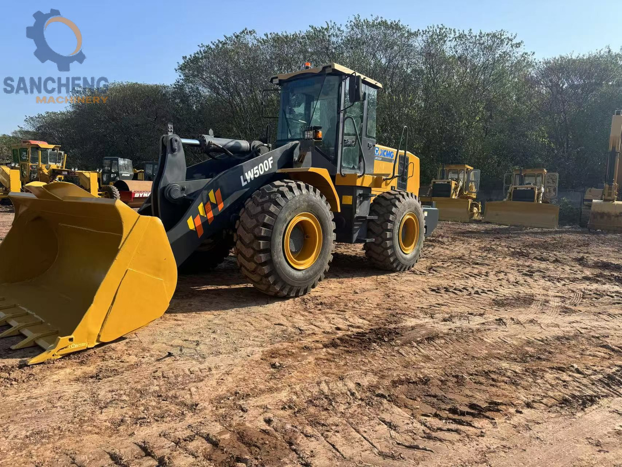 XCMG LW500F - 轮式装载机:图2 XCMG LW500F - 轮式装载机:图2