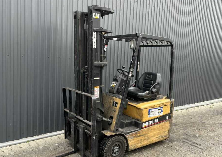 CAT Lift Trucks EP16KT - 电动叉车:图1 CAT Lift Trucks EP16KT - 电动叉车:图1