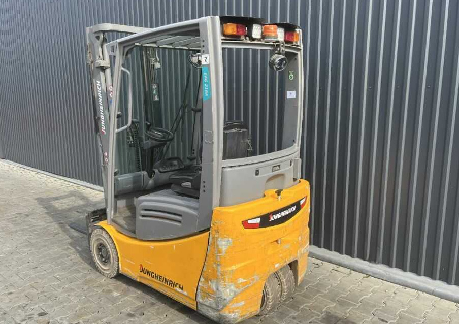Jungheinrich EFG216k - 电动叉车:图3 Jungheinrich EFG216k - 电动叉车:图3