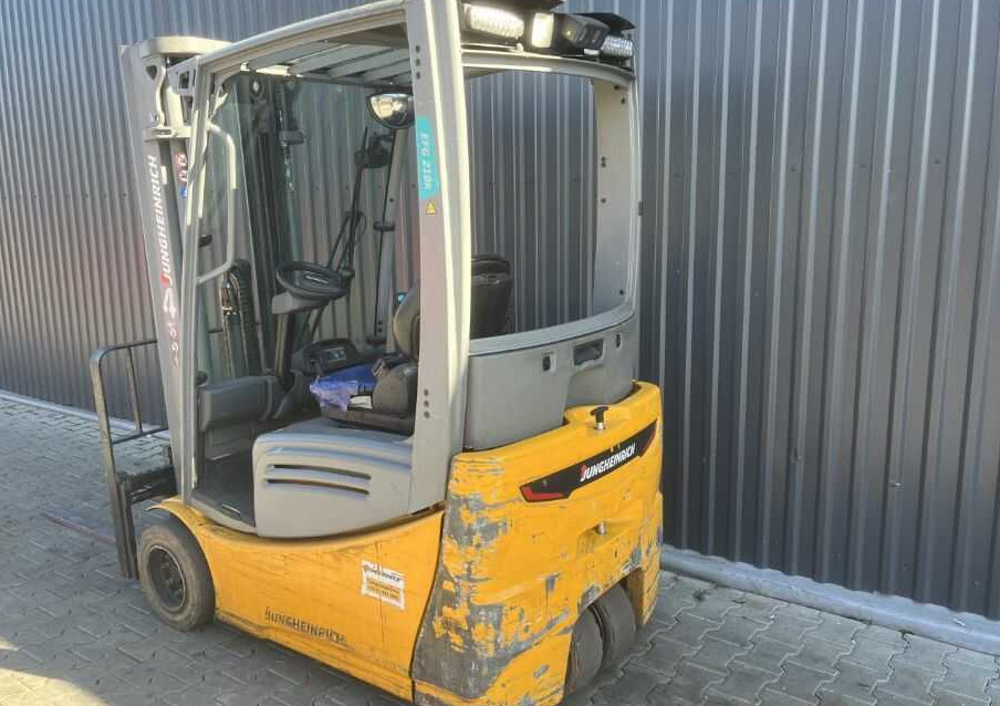 Jungheinrich EFG218k - 电动叉车:图3 Jungheinrich EFG218k - 电动叉车:图3