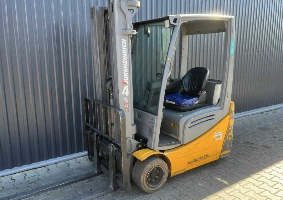 Jungheinrich EFG218k - 电动叉车:图1 Jungheinrich EFG218k - 电动叉车:图1