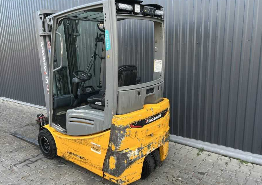 Jungheinrich EFG218k - 电动叉车:图3 Jungheinrich EFG218k - 电动叉车:图3