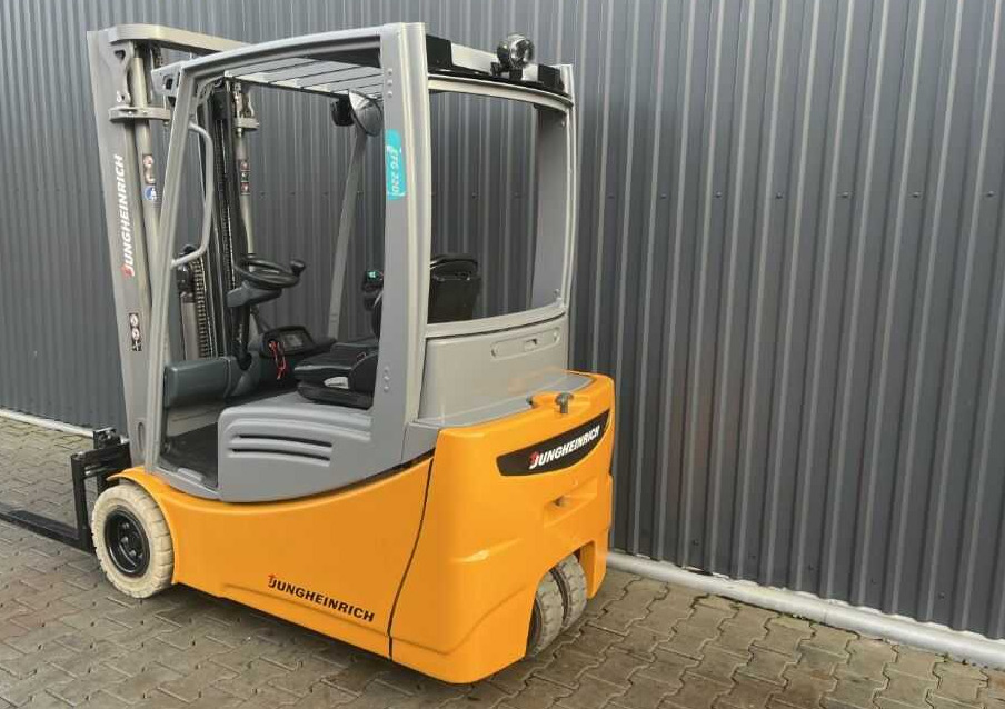 Jungheinrich EFG220 - 电动叉车:图3 Jungheinrich EFG220 - 电动叉车:图3