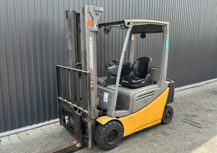 Jungheinrich EFG320 - 电动叉车:图1 Jungheinrich EFG320 - 电动叉车:图1