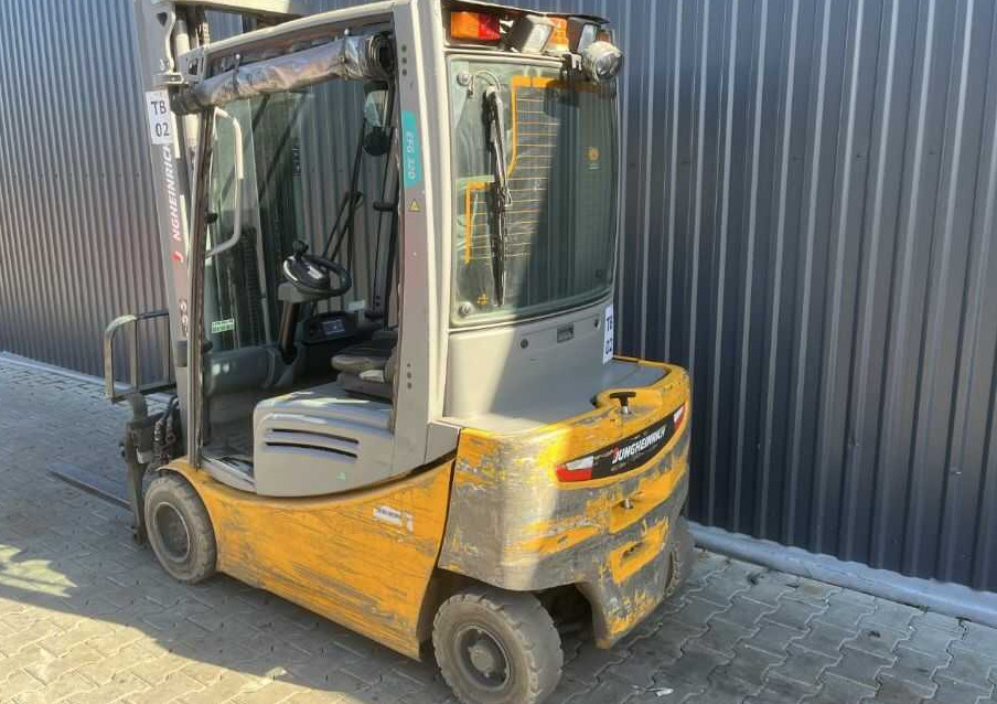 Jungheinrich EFG320 - 电动叉车:图3 Jungheinrich EFG320 - 电动叉车:图3