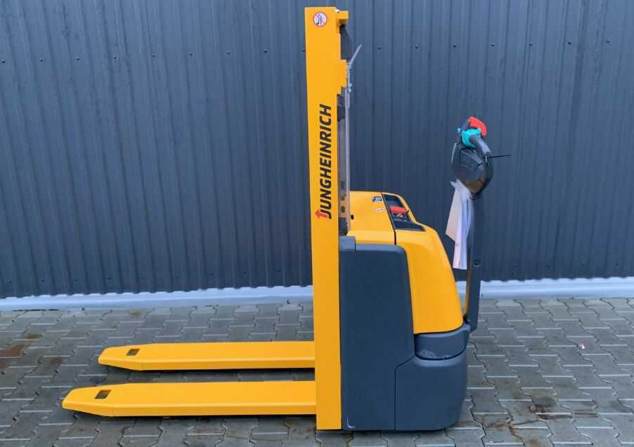 Jungheinrich EJC110 - 堆垛机:图2 Jungheinrich EJC110 - 堆垛机:图2