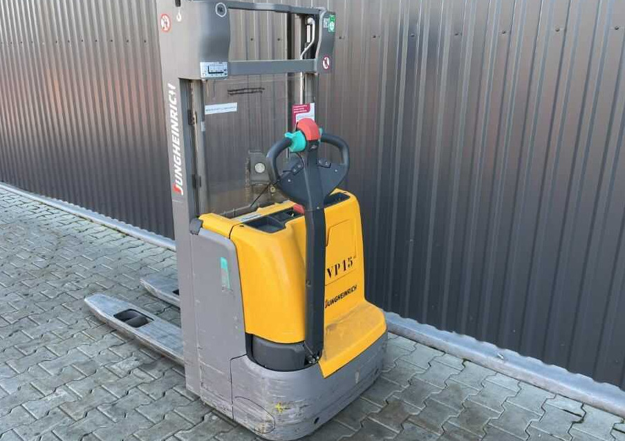 Jungheinrich EJC112 - 堆垛机:图3 Jungheinrich EJC112 - 堆垛机:图3