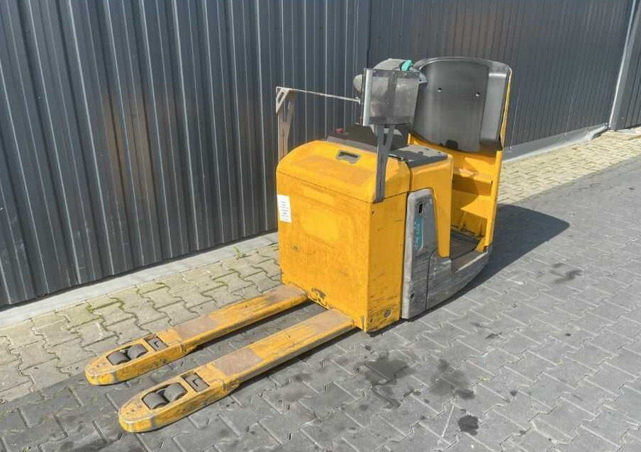 Jungheinrich ERE120 - 码垛车:图1 Jungheinrich ERE120 - 码垛车:图1