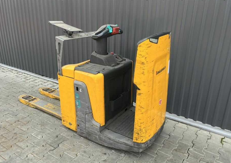 Jungheinrich ERE120 - 堆垛机:图3 Jungheinrich ERE120 - 堆垛机:图3