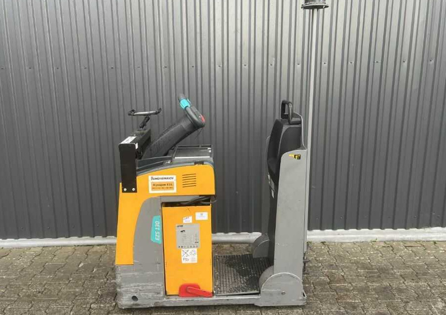 Jungheinrich EZS130 - 牵引车站:图2 Jungheinrich EZS130 - 牵引车站:图2