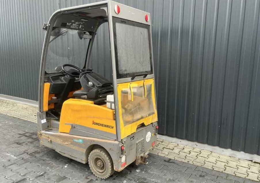 Jungheinrich EZS570 - 牵引车站:图3 Jungheinrich EZS570 - 牵引车站:图3