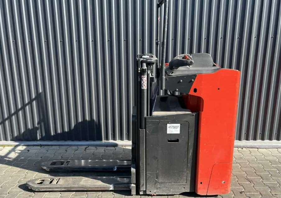 Linde D12SF - 堆垛机:图2 Linde D12SF - 堆垛机:图2