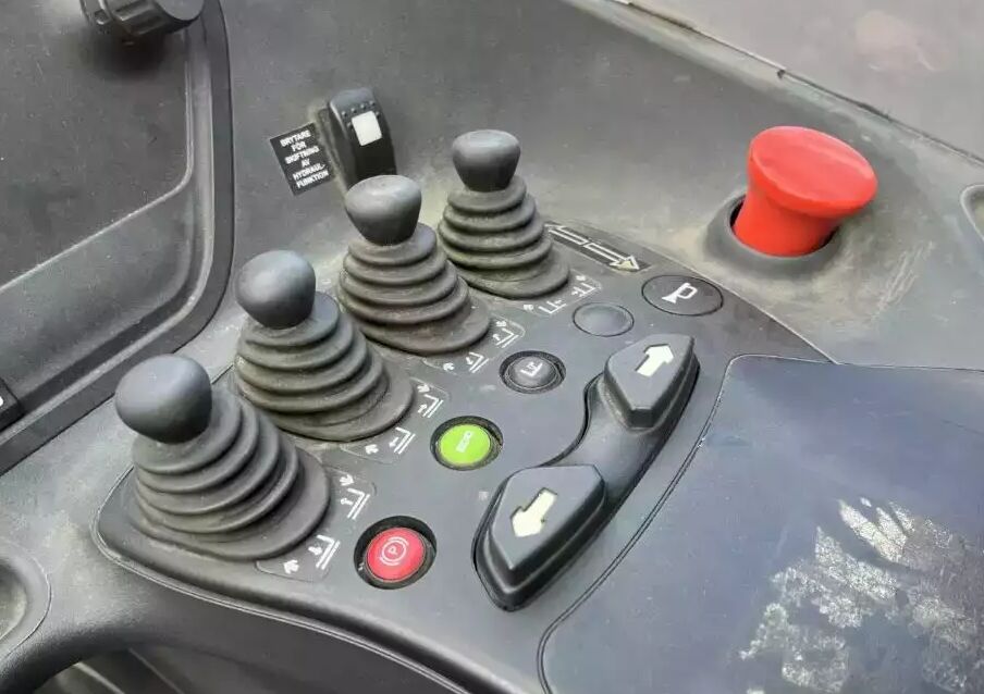 前移式叉车 Linde R14HD-01:图7 前移式叉车 Linde R14HD-01:图7