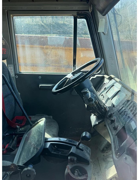 Caterpillar 769D - 驾驶室和内部 适用于 备件:图5 Caterpillar 769D - 驾驶室和内部 适用于 备件:图5