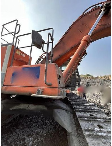 Hitachi ZX670 LCR-3 - 挖掘机:图2 Hitachi ZX670 LCR-3 - 挖掘机:图2