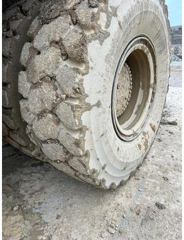 Komatsu HD605-7 - 自卸车:图4 Komatsu HD605-7 - 自卸车:图4