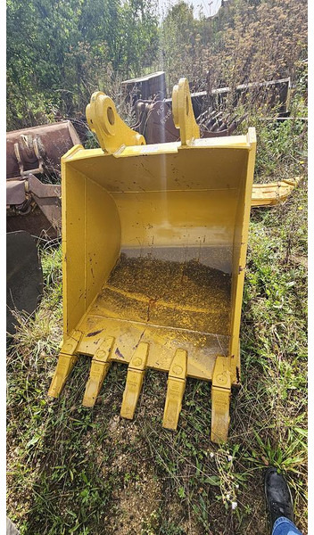 Komatsu PC200 - 铲斗:图1 Komatsu PC200 - 铲斗:图1