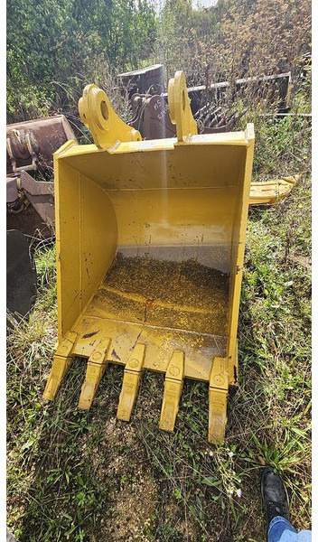 Komatsu PC200 - 铲斗:图2 Komatsu PC200 - 铲斗:图2