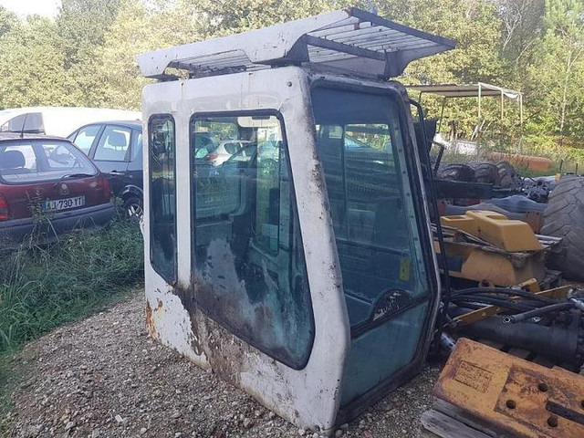 Liebherr A904 R904 A914 R914 A924 R924 A934 R934 A944 R944 A954 R954 - - 驾驶室和内部:图3 Liebherr A904 R904 A914 R914 A924 R924 A934 R934 A944 R944 A954 R954 - - 驾驶室和内部:图3