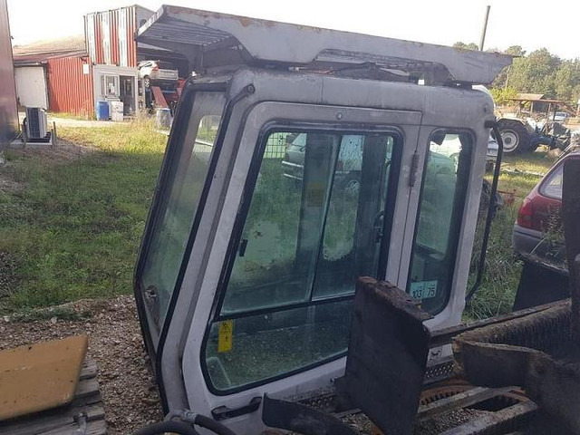 Liebherr A904 R904 A914 R914 A924 R924 A934 R934 A944 R944 A954 R954 - - 驾驶室和内部:图2 Liebherr A904 R904 A914 R914 A924 R924 A934 R934 A944 R944 A954 R954 - - 驾驶室和内部:图2