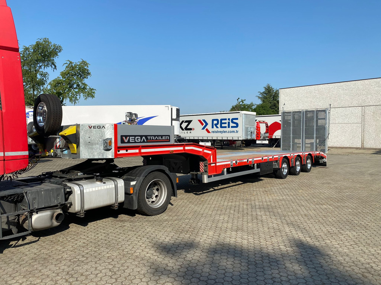 3 AXLE LOWBED (VEGA ITALIANO) - 低装载半拖车:图2 3 AXLE LOWBED (VEGA ITALIANO) - 低装载半拖车:图2