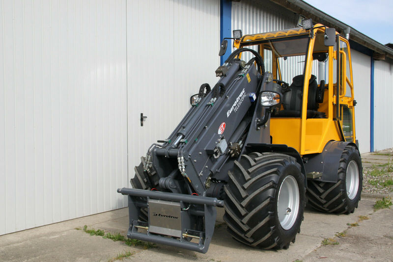 Eurotrac T 13 Teleskop Radlader Hoflader - 伸缩臂轮式装载机:图1 Eurotrac T 13 Teleskop Radlader Hoflader - 伸缩臂轮式装载机:图1